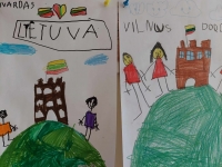 Belaukiant Lietuvos valstybinių švenčių, šermukšniukai puošė savo ,, namus"