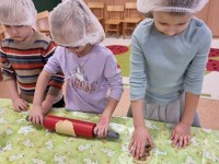 Edukacinė valandėlė "Sveikuoliškų sausainiukų gaminimas"