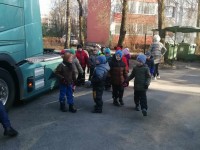 Edukaciją apie elektrinį VOLVO sunkvežimį