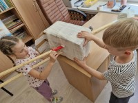 Jau gandrų lagaminai pilni debesų