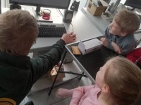 Ką turi bendro lazeriai ir velykiniai margučiai?