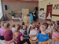 Monospektaklis - žaidimas ,,Ežio vertas pašnekovas"