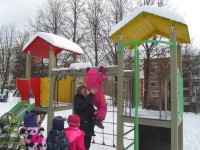 Net ir žiemą nebaisu – mes sportuojame kartu! O mums padeda mokytojas Tadas ir „pingvinai“.