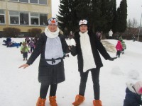 Net ir žiemą nebaisu – mes sportuojame kartu! O mums padeda mokytojas Tadas ir „pingvinai“.