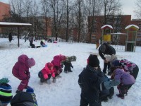 Net ir žiemą nebaisu – mes sportuojame kartu! O mums padeda mokytojas Tadas ir „pingvinai“.