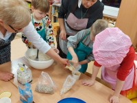 Šiandien darželyje gardžiai kvepėjo Agotos duonelė