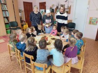 Šiandien darželyje gardžiai kvepėjo Agotos duonelė