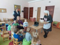 Šiandien darželyje gardžiai kvepėjo Agotos duonelė