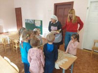 Šiandien darželyje gardžiai kvepėjo Agotos duonelė