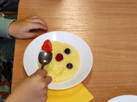 Virė, virė košę „Šermukšnėlės“ vaikai atsilošę!