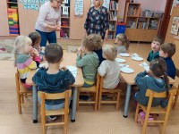 Virė, virė košę „Šermukšnėlės“ vaikai atsilošę!