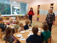 Virė, virė košę „Šermukšnėlės“ vaikai atsilošę!