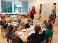 Virė, virė košę „Šermukšnėlės“ vaikai atsilošę!