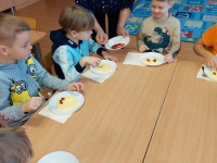 Virė, virė košę „Šermukšnėlės“ vaikai atsilošę!
