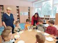 Virė, virė košę „Šermukšnėlės“ vaikai atsilošę!
