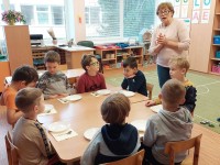 Virė, virė košę „Šermukšnėlės“ vaikai atsilošę!
